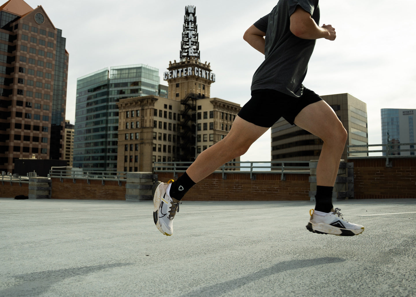Lightweight ankle brace for running